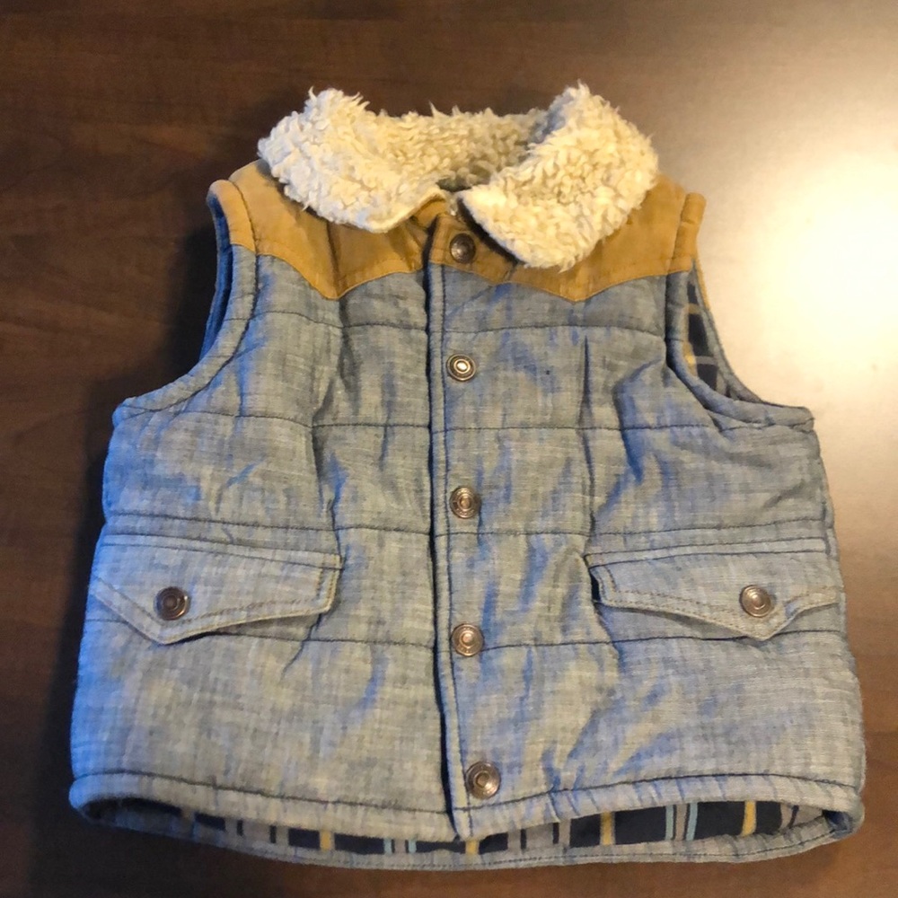 Tucker Tate 2T Chambray Vest